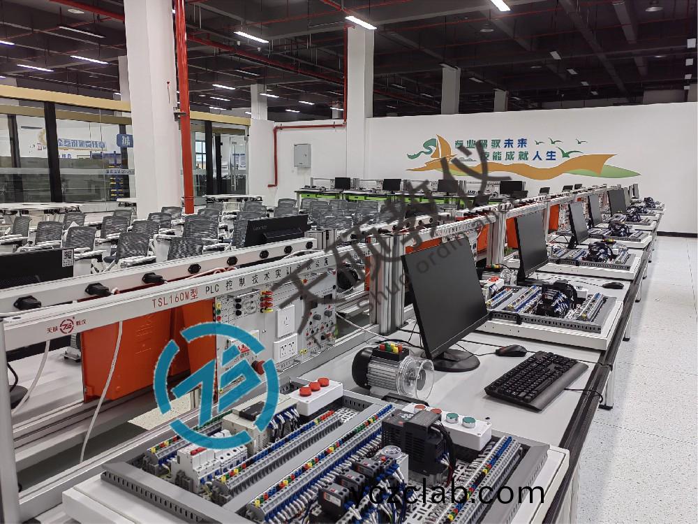 PLC控(kong)製(zhi)技術(shu)實訓(xun)室(shi)